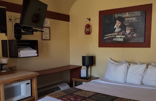 Williams Cabin | Railcar Suite For Two!