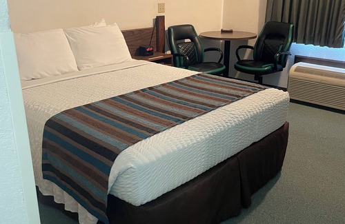 Forsyth Hotel | Rails Inn