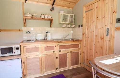 Abergavenny House | Railway Carriage