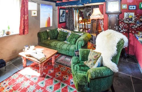 Barrow-in-Furness House | Rainbow Cottage