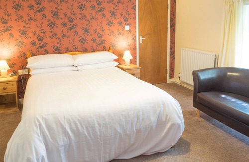 Llanllwchaiarn Cottage | Rainbow Cottage, New Quay