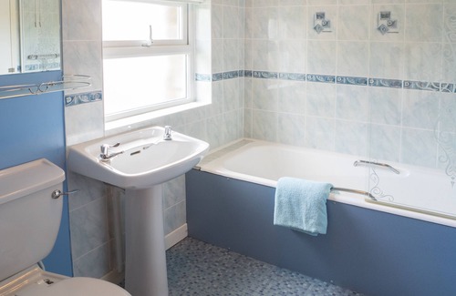 Llanllwchaiarn Cottage | Rainbow Cottage, New Quay