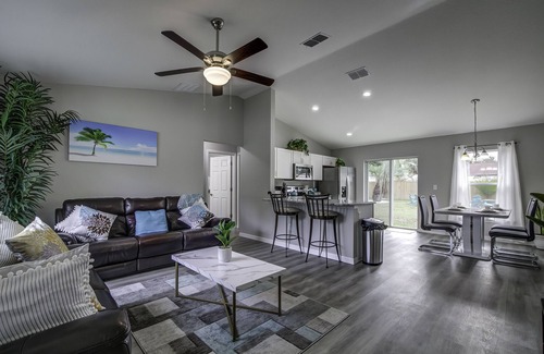 Dunnellon House | Rainbow River Retreats- nA place where tranquility and serenity is effortless.