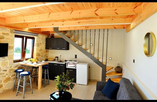 Xamoudochori House | Raisin House