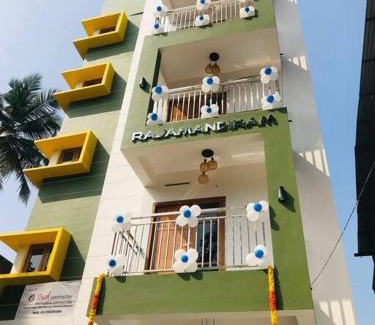 Thiruvananthapuram Apartment | Rajamandiram 3BHK AC,Near Sree Padmanabhaswamy Temple, Trivandrum Central