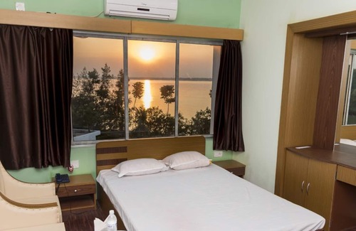 Noorpur Hotel | Rajhans Hotel and Resort