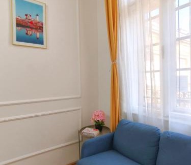 Nepszinhaz negyed House | Rakoczi utca 59 Apartment