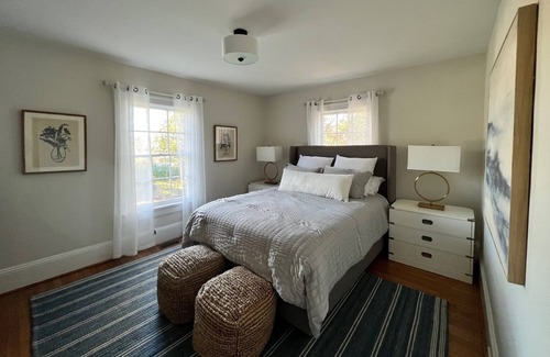 Downtown Cottage | Raleigh home close to Down town in Historic Mordecai.