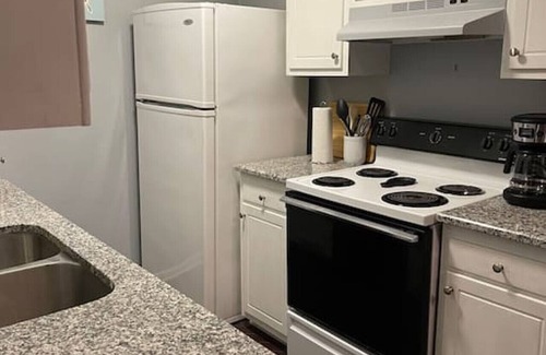North Raleigh Condo | Raleigh North Hills: 1 King Bed & Pool