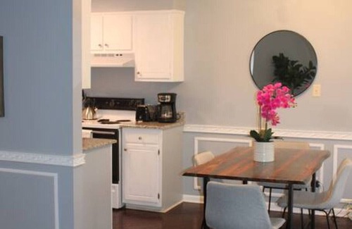 North Raleigh Condo | Raleigh North Hills: 1 King Bed & Pool