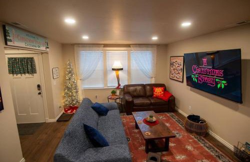 Chickasha House | Ralphie's House Chickasha - Sleeps 10 - Hi Speed WIFI - Brand New!