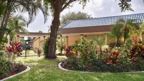 Cocoa West Hotel | Ramada by Wyndham Cocoa