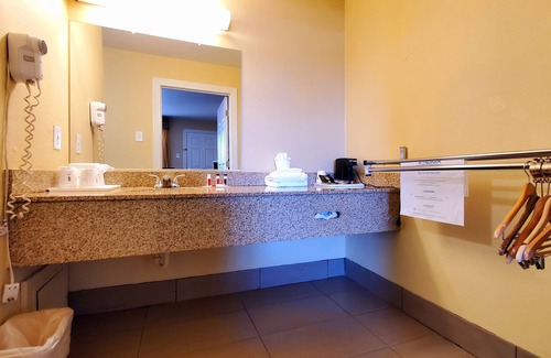 Flagstaff Hotel | Ramada by Wyndham Flagstaff East