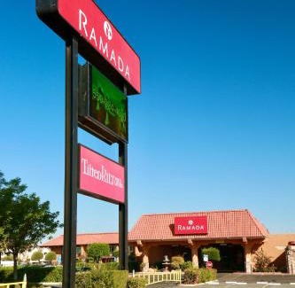 Raisin Hotel | Ramada by Wyndham Fresno North