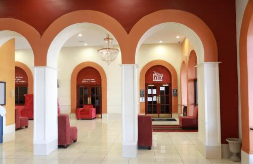 Raisin Hotel | Ramada by Wyndham Fresno North