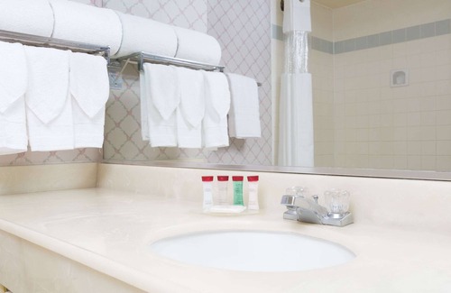 Del Aire Hotel | Ramada by Wyndham Hawthorne LAX/LA Stadium