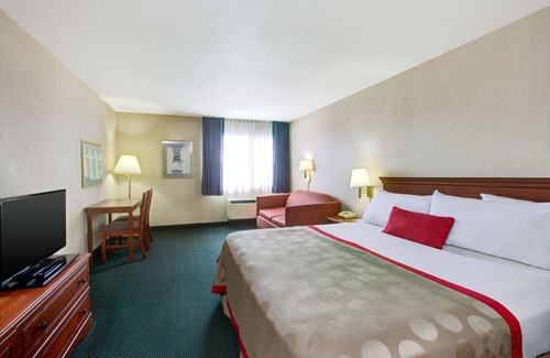 Del Aire Hotel | Ramada by Wyndham Hawthorne LAX/LA Stadium