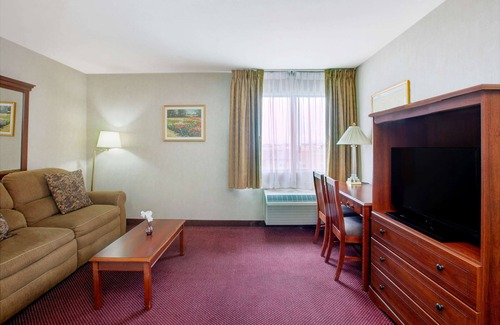 Del Aire Hotel | Ramada by Wyndham Hawthorne LAX/LA Stadium