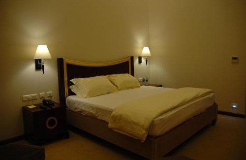 Jaipur Hotel | Ramada by Wyndham Jaipur Jaisinghpura