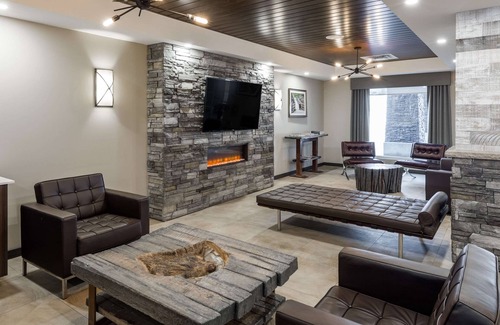 Revelstoke Hotel | Ramada by Wyndham Revelstoke