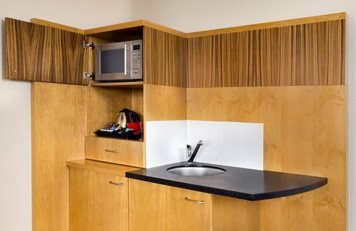 Coventry Hotel | Ramada Hotel & Suites by Wyndham Coventry