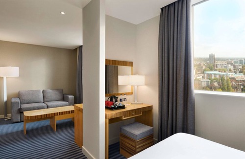 Coventry Hotel | Ramada Hotel & Suites by Wyndham Coventry