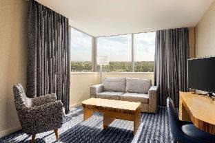 Coventry Hotel | Ramada Hotel & Suites by Wyndham Coventry