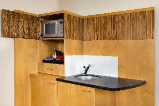 Coventry Hotel | Ramada Hotel & Suites by Wyndham Coventry