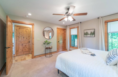 Marble Cabin | Rambling Waters - private upscale mountain cabin!