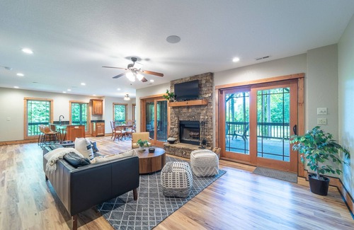 Marble Cabin | Rambling Waters - private upscale mountain cabin!