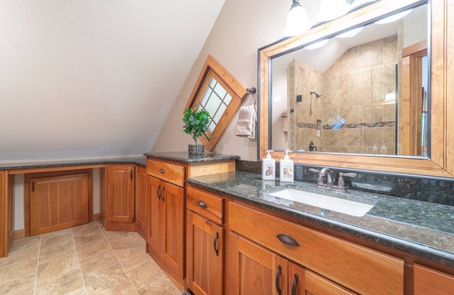 Marble Cabin | Rambling Waters - private upscale mountain cabin!