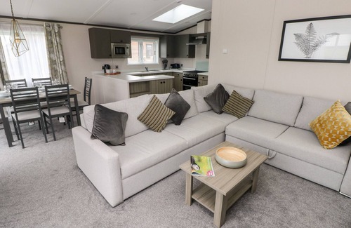 Hasguard Cross Cottage | RAMSEY, pet friendly, character holiday cottage in Little Haven