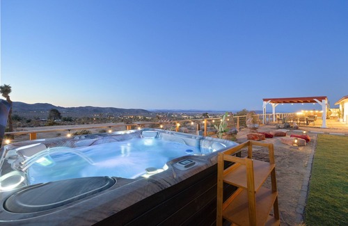 Joshua Tree House | ππ΅ Rancho Nopales JT - Pool, Hot Tub, Hammocks, Fast Wifi + Views! π΅π