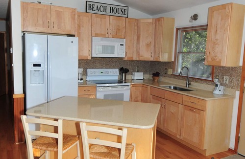 Kill Devil Hills House | Rancho Relaxo-3BR+Bunk Area, 7 min Walk to Beach, Shops, Food, Wi-Fi