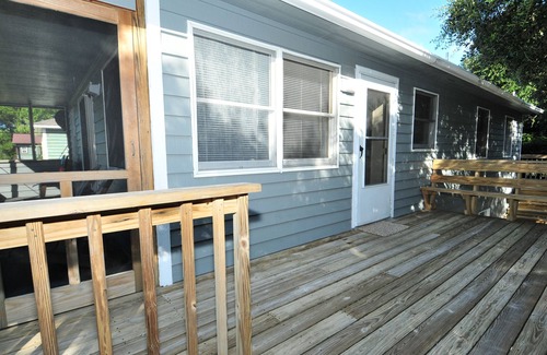 Kill Devil Hills House | Rancho Relaxo-3BR+Bunk Area, 7 min Walk to Beach, Shops, Food, Wi-Fi