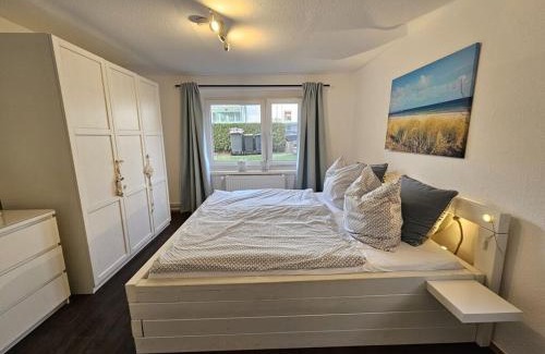 Timmendorfer Strand House | Raphael - "Elvis Presley"