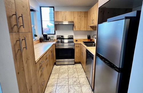 Historic Kailua Village Condo | Rare 2 bed 2 bath with 10 minute walk to the pier, dining and Ocean!