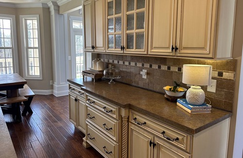 Kedron House | Rare 8-bedroom house in Columbia, TN. Minutes from Franklin. Pool and 12 acres