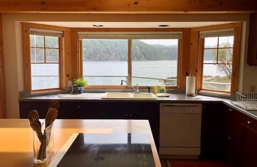 Olga House | Rare Beachfront Privacy, Kayak, Spacious Lodging, Family-Friendly