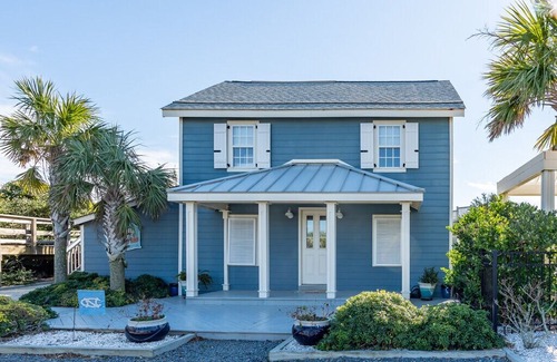 Caswell Beach House | Rare Find!!! 2-Bedroom Historic Oceanfront Beach Cottage with Pool on Caswell Be