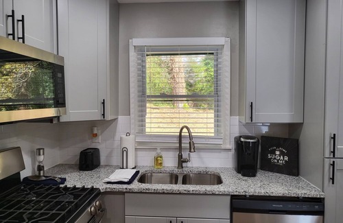 Atlanta House | RARE FIND - 2 Houses w/Shared Pool Near the City Center