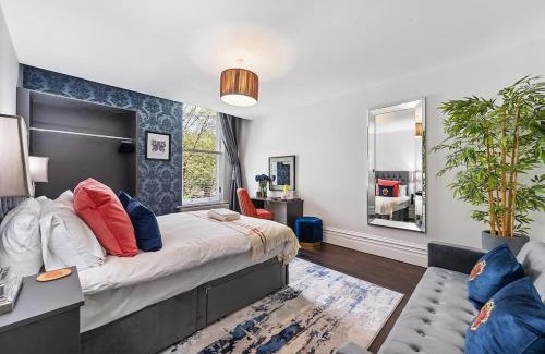 Sefton Park Apartment | Rare Find - Gated 2 bed apt, close to Parks, secure carpark sleeps 4