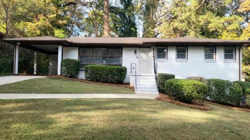 Atlanta House | Rare Find! Private Heated Pool & Spa - Entire Home Near ATL City Center
