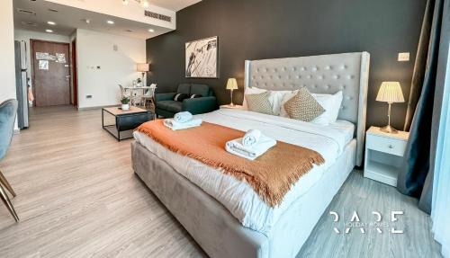 Dubai Production City Apartment | Rare Holiday Homes - Lake View - The Crescent Tower - Dubai Production City - R712 - IMPZ