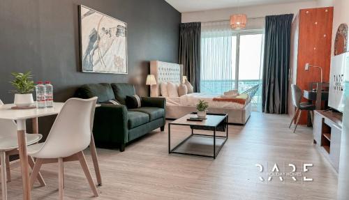Dubai Production City Apartment | Rare Holiday Homes - Lake View - The Crescent Tower - Dubai Production City - R712 - IMPZ