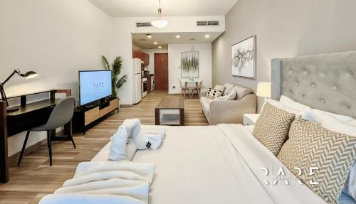Dubai Production City Apartment | Rare Holiday Homes - Lake View - The Crescent Tower - Dubai Production City - R1611