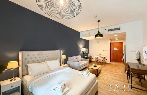 Dubai Production City Apartment | Rare Holiday Homes - Near City Center Ma'eisem - Lake view - Crescent Tower C - R806 - IMPZ