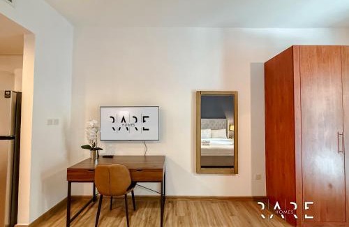 Dubai Production City Apartment | Rare Holiday Homes - Near City Center Ma'eisem - Lake view - Crescent Tower C - R806 - IMPZ