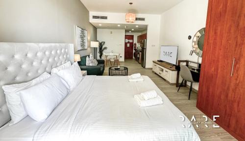 Dubai Production City Apartment | Rare Holiday Homes - The Crescent Tower - IMPZ - Dubai Production City - R705