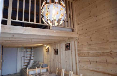 Mont-de-Lans Apartment | Rare, Triplex 12 personnes, accès direct ski aux pieds